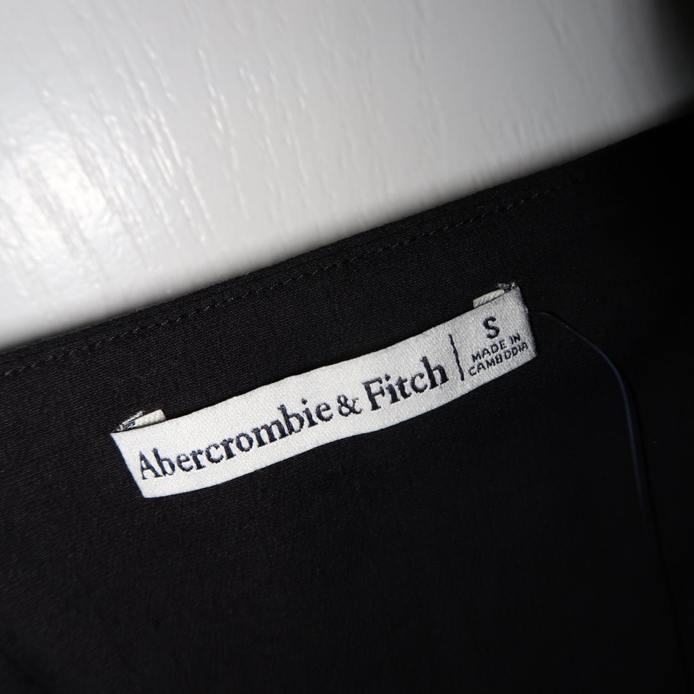 Abercrombie & Fitch Women’s Seamed Stretch Skort - Picture 2 of 5
